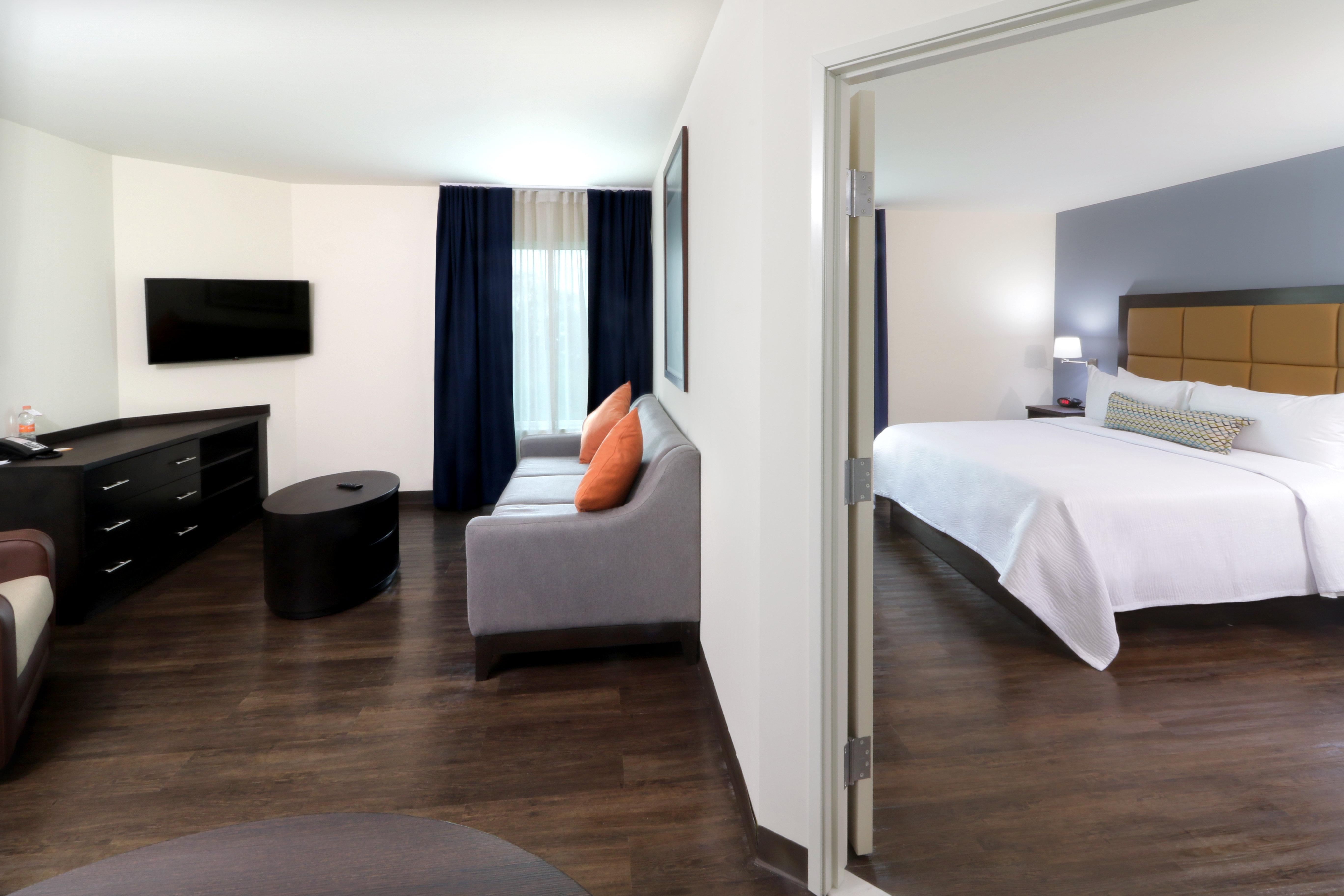 แคนเดิลวูด สวีท เซลายา Hotel เคลาญา ภายนอก รูปภาพ